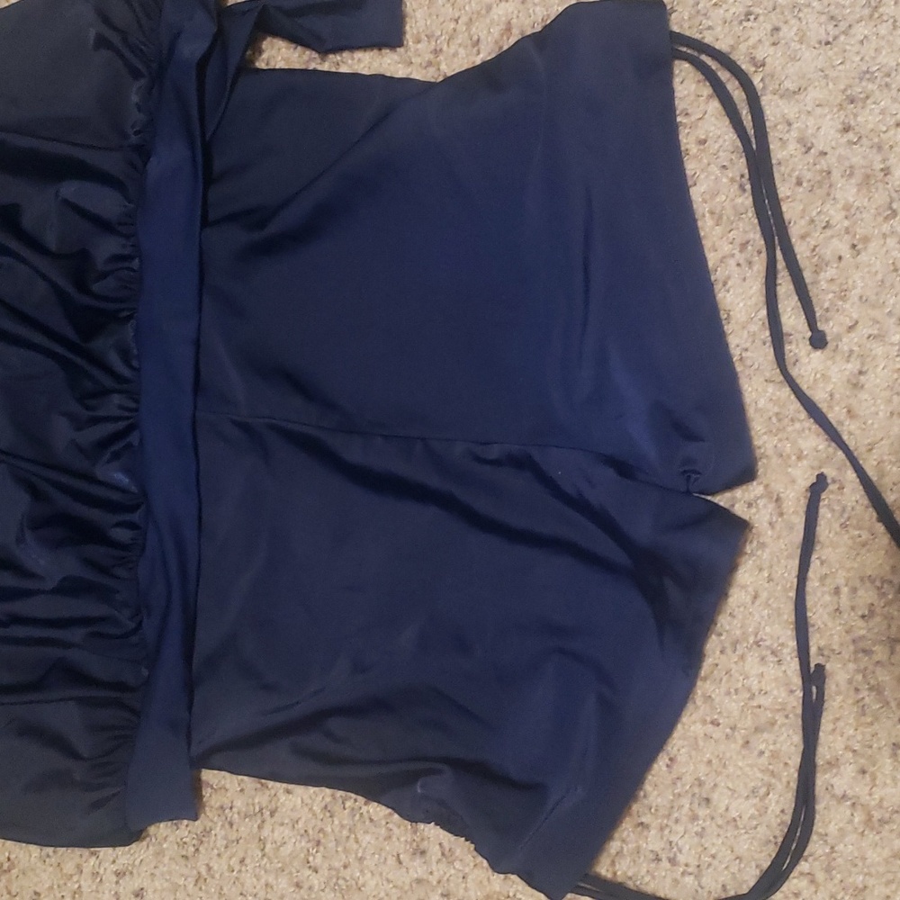 Swimsuit‎ - Picture 3 of 6